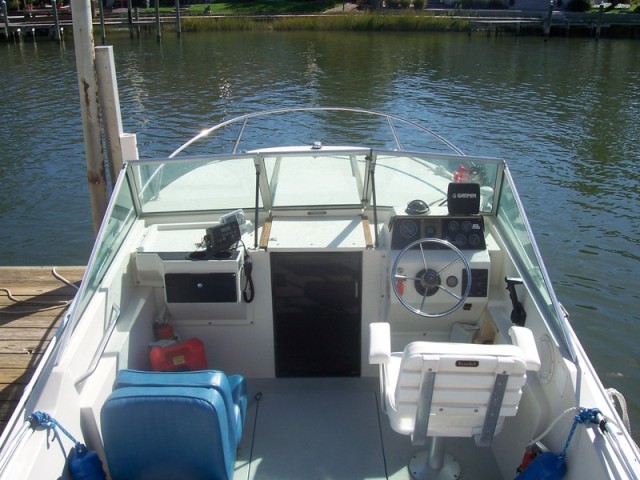 boat in 2006 before dash remodelization