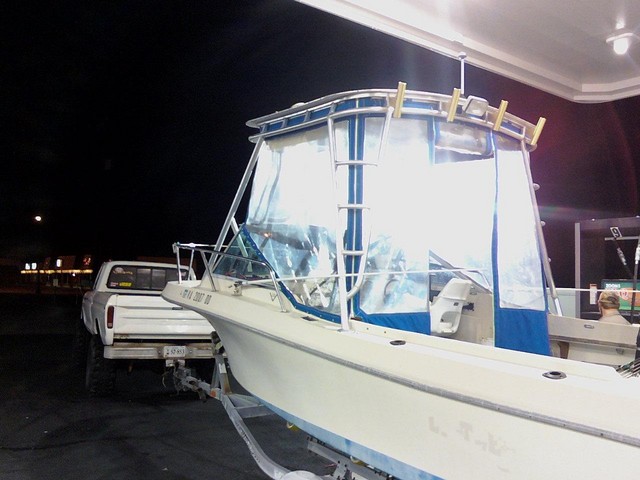 buddy took this otnight at a gas station with his cell phone (11/27/08). not my boat but it's got a nice hardtop