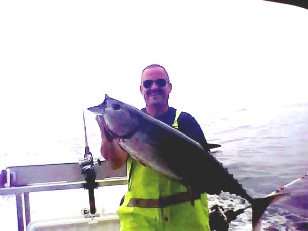 Paul tuna Ilwaco 09 a nice 30lb Albacore!!